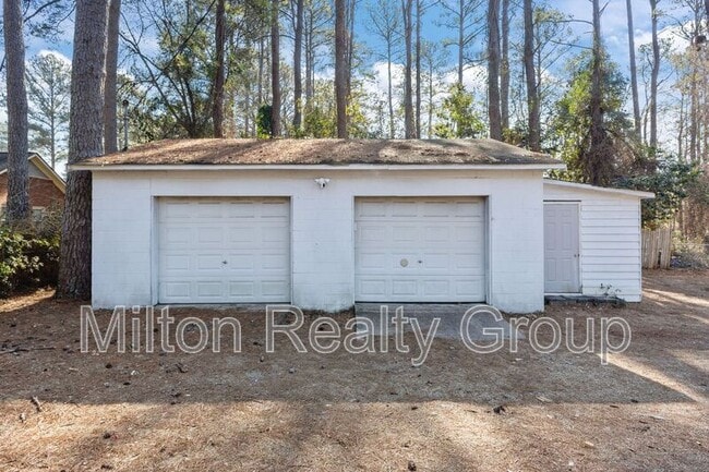 Building Photo - 329 S McPherson Church Rd