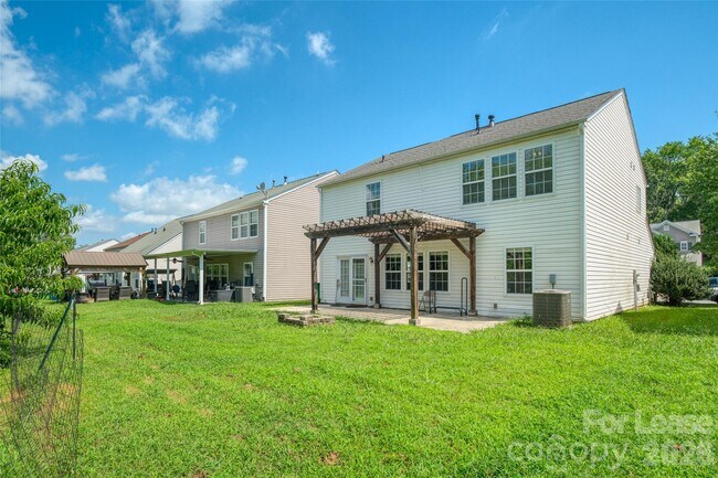 Building Photo - 10745 Glenluce Ave