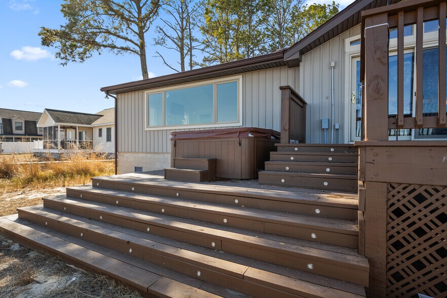 Building Photo - 11165 Roland Parks Rd