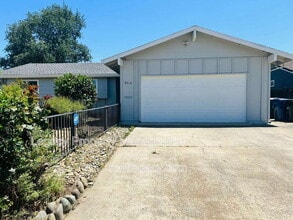 Building Photo - 9012 Alderson Ave