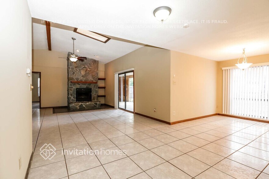 Building Photo - 10992 124th Ave N