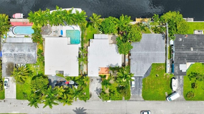 Building Photo - 2606 Gulfstream Ln