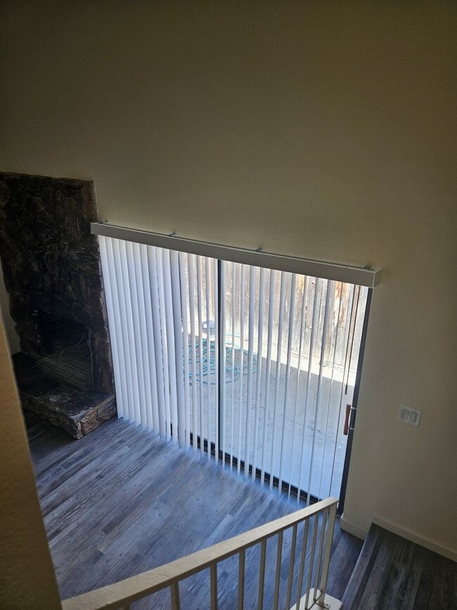 Building Photo - 2 bedroom or 1 bed with loft