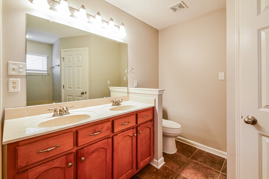 Building Photo - 5764 Deer Ridge Dr