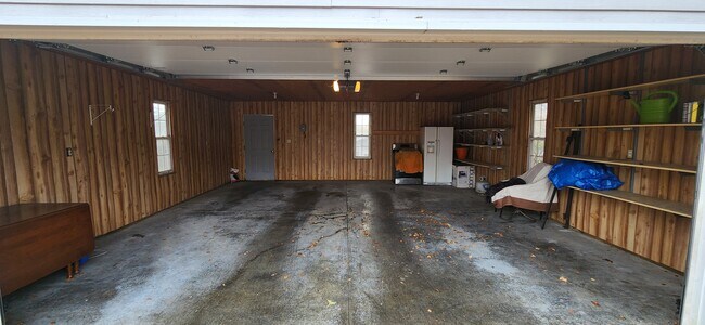 Building Photo - 1224 Woodlawn Dr