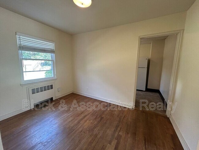 Building Photo - 2509 Miller Park Cir