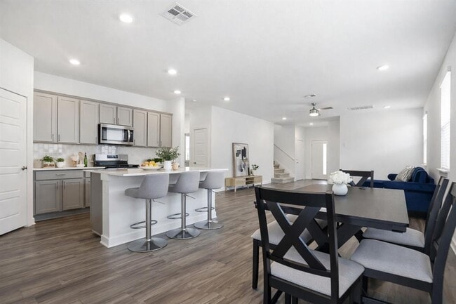 Building Photo - 220 Century Plant Rd