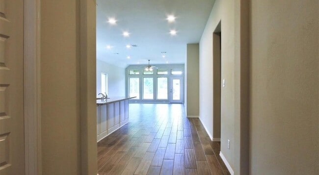 Building Photo - 217 N Carson Cub Ct