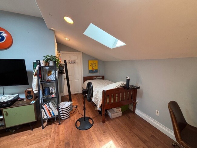 Building Photo - 596 Pettis Ave