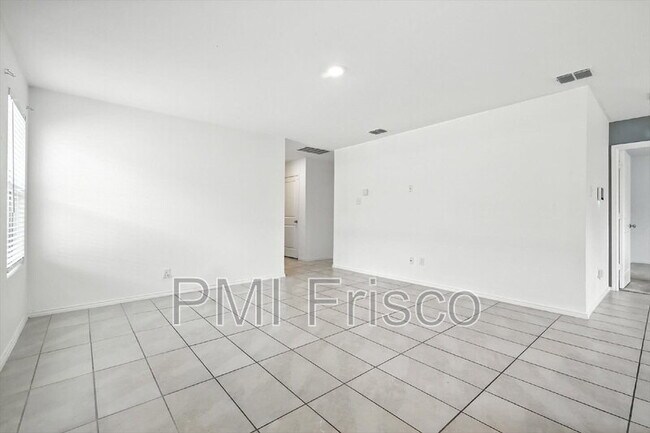Building Photo - 1653 Bluffview Dr