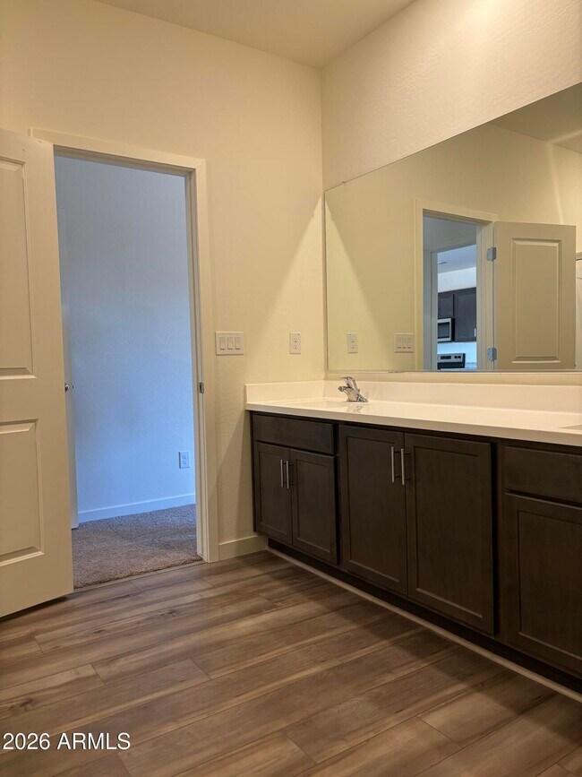 Building Photo - 675 N Crowned Dove Trail