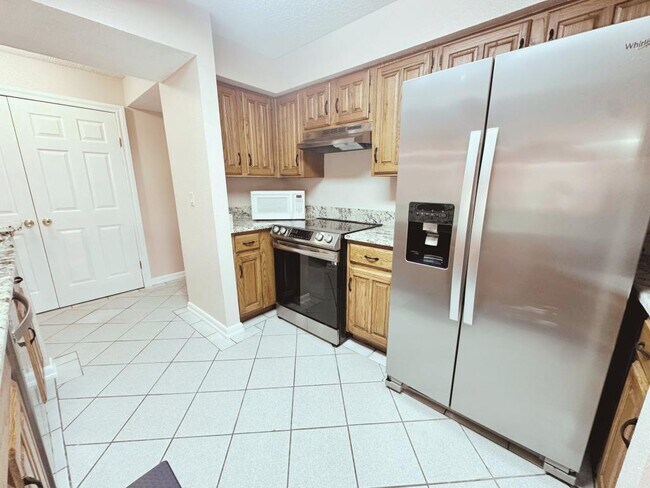 Building Photo - 100 Bayou Point