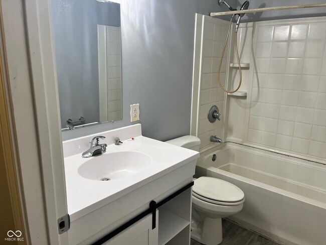 Building Photo - 629 East Fairview Drive