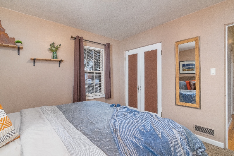 Building Photo - 2104 W State St