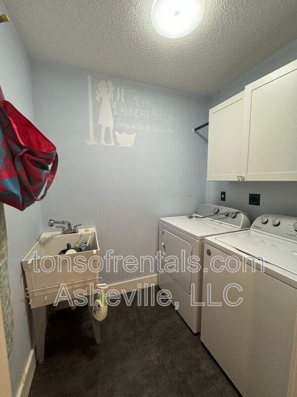 Building Photo - 200 Turkey Pine Ct