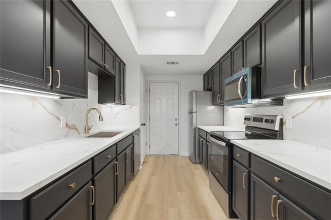 Building Photo - 2622 Gwendolyn Ln