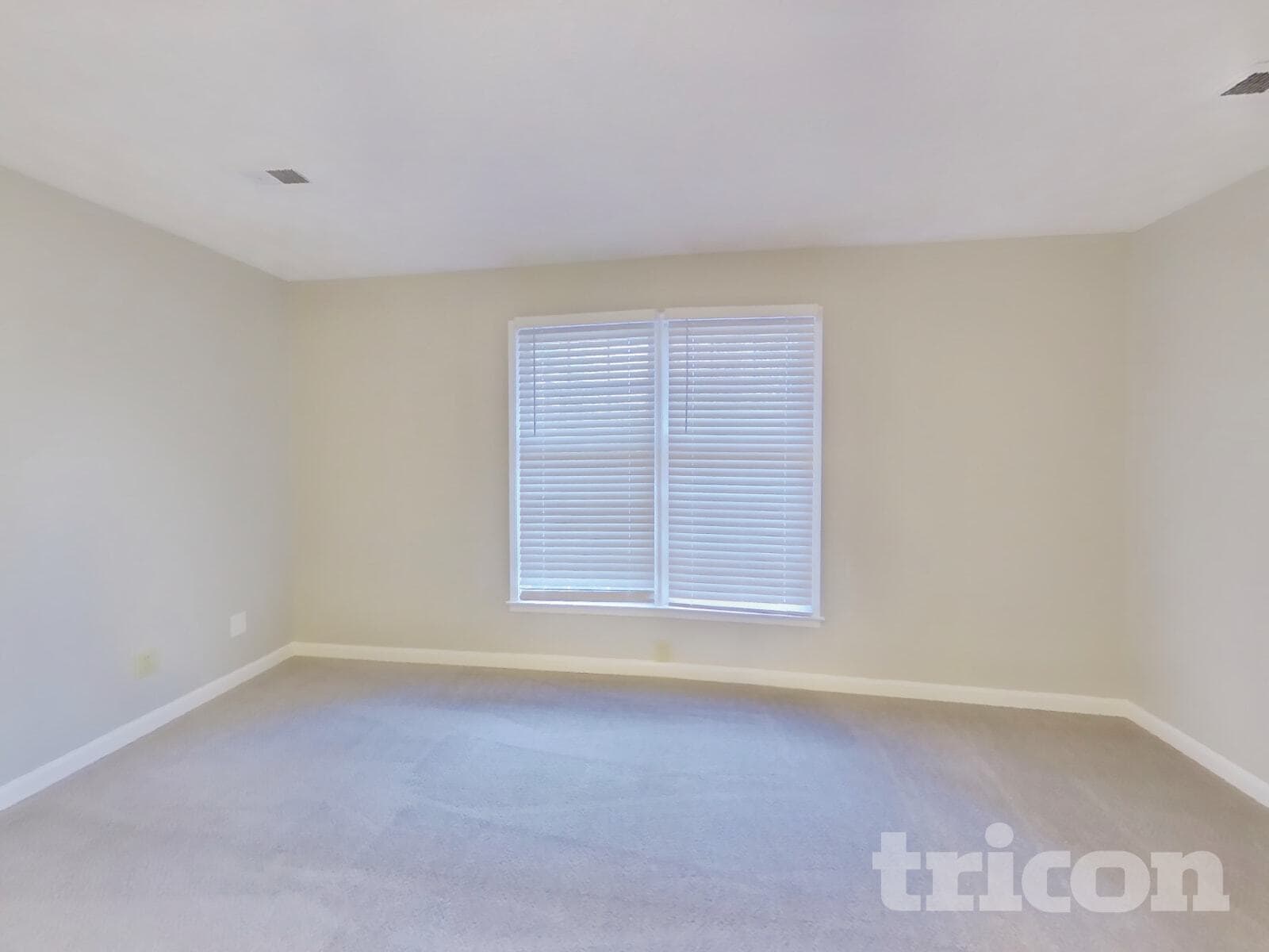 Building Photo - 305 Woodsong Dr