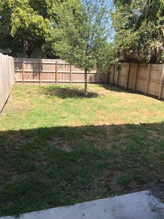 Building Photo - 1110 NE 1st Ave.