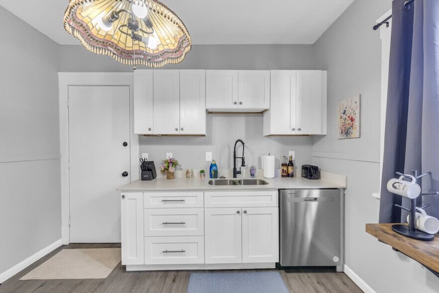 Building Photo - 2638 E 126th St