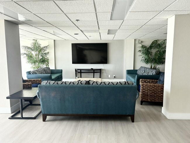 Building Photo - 4511 S Ocean Blvd