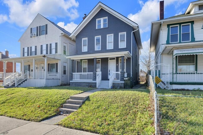 Building Photo - 1399 E Long St