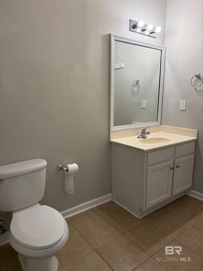 Building Photo - 1305 Dominoe Trail