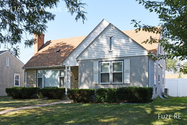 Building Photo - 6116 11th Ave S
