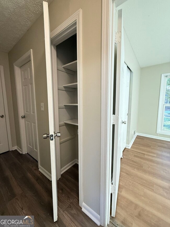Building Photo - 7016 Adel Ln