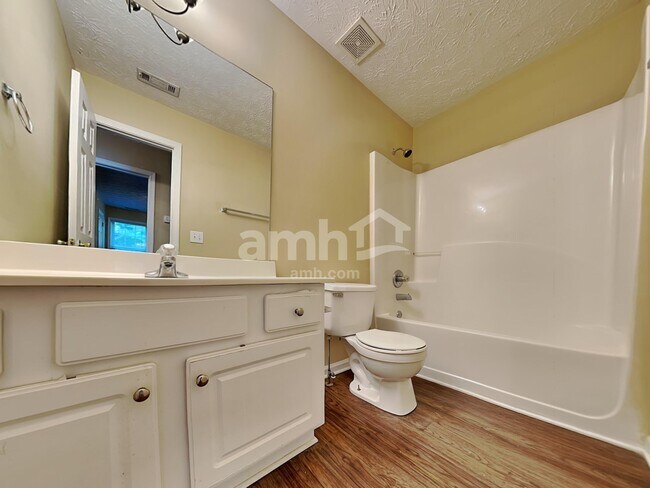 Building Photo - 1305 Carlysle Park Dr