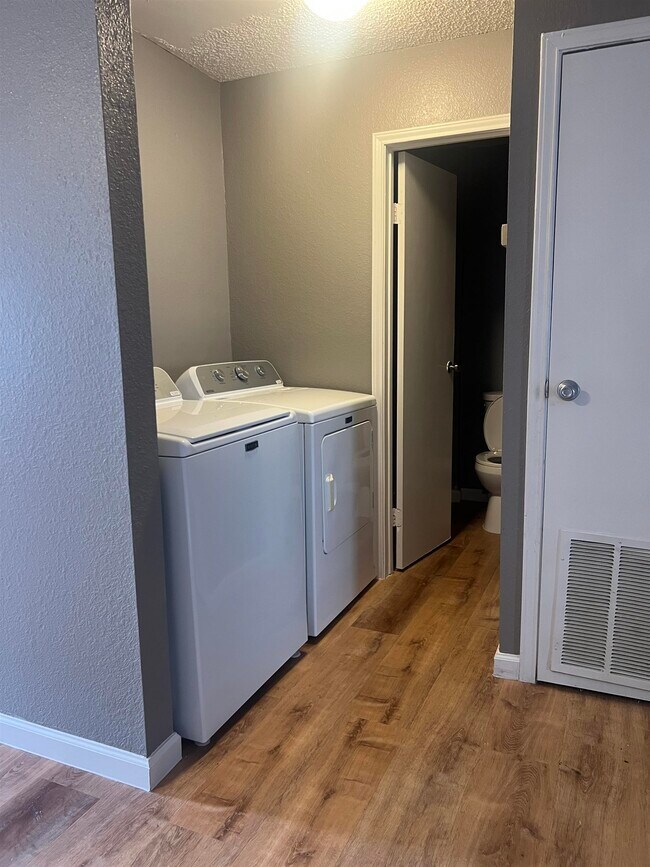 Building Photo - 4102 Eagle Pass Ave