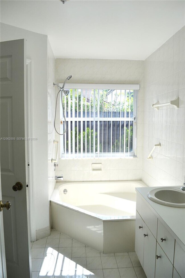 Building Photo - 8328 SW 163rd Ave