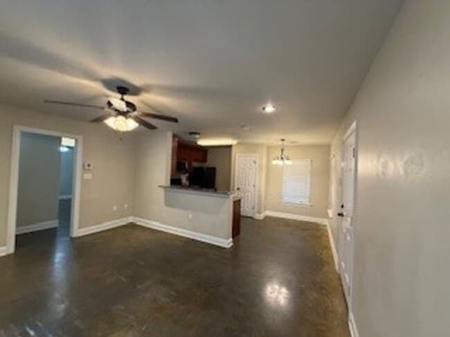 Building Photo - Country side home