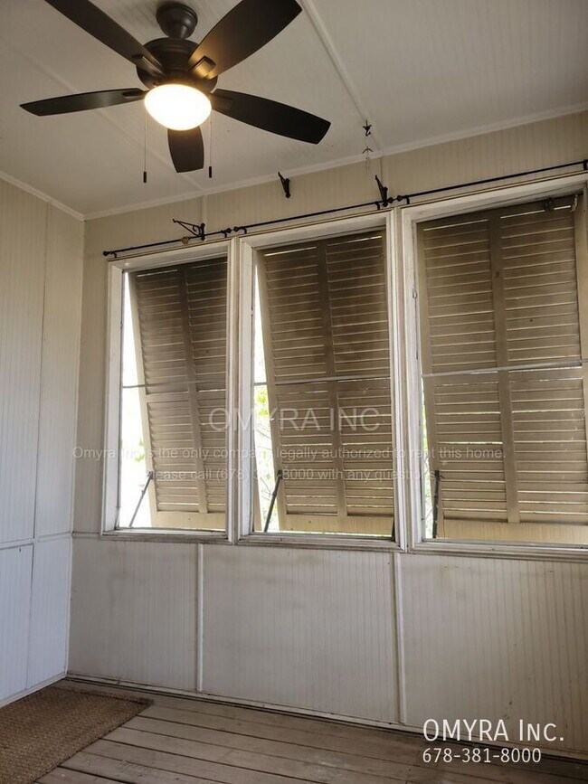 Building Photo - Luxurious 3 Bedroom Townhouse in Atlanta!