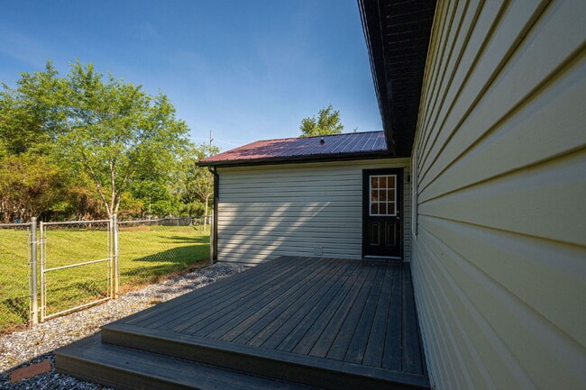 Building Photo - Remarkably Renovated Ranch in the Heart of Maiden!