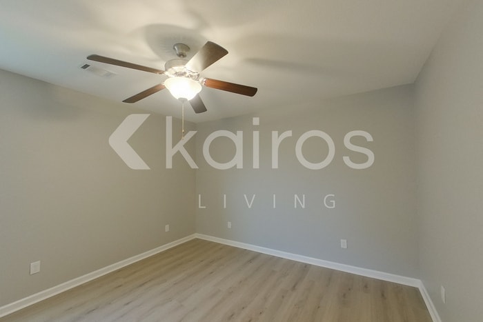 Building Photo - 10114 W 20th St