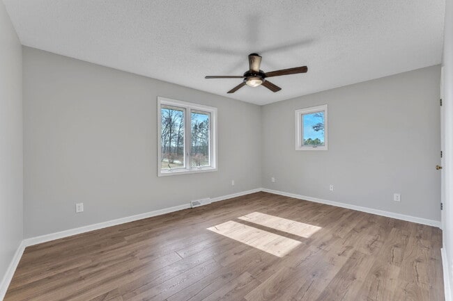 Building Photo - 3BR / 2BA Off-Grid Luxury Living with Large Fenced Lot and Solar Power $2297/mo rent