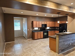 Building Photo - 6652 W Fishermans Dr