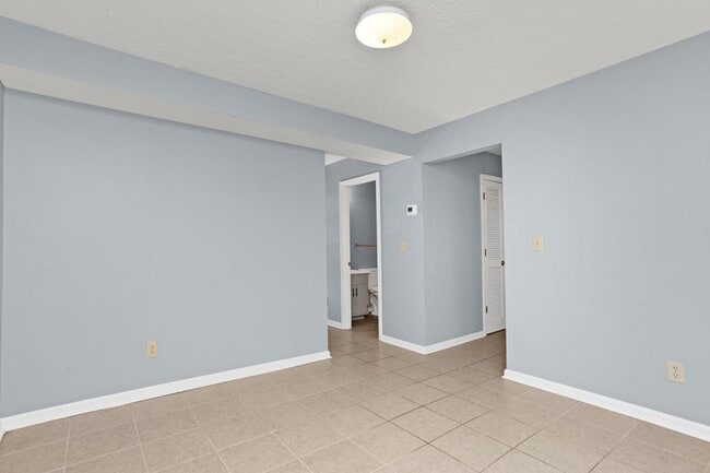 Building Photo - 110A Melanie Ln