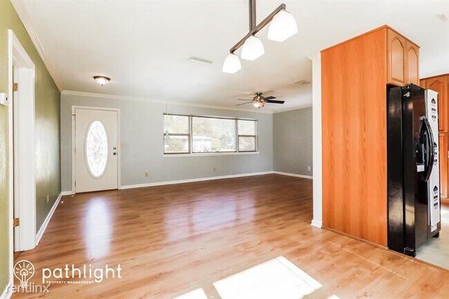Building Photo - 3 br, 1 bath House - 7120 Sans Souci Rd UNIT