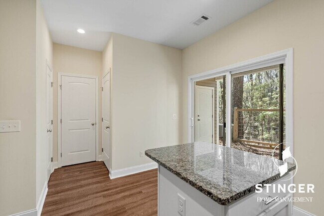 Building Photo - 204 Admiration Ave