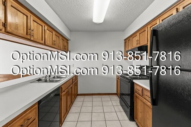 Building Photo - Charming & Spacious 2-Bed / 2-Bath Apartment in Gladstone