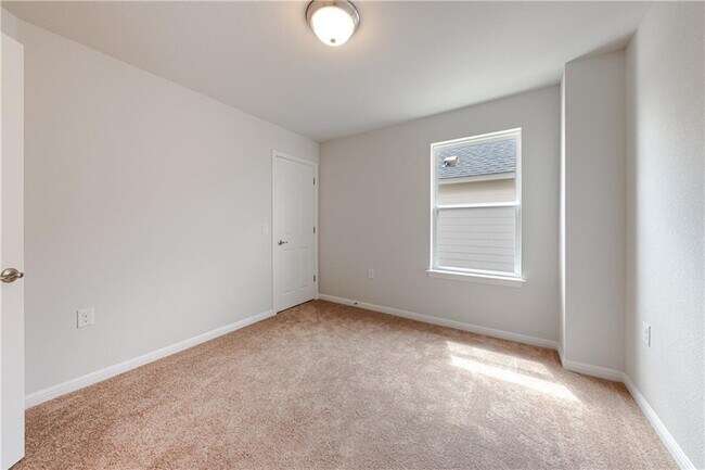 Building Photo - 705 Durness Dr