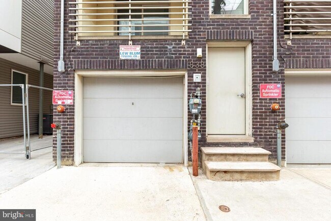 Building Photo - 838 N 15th St