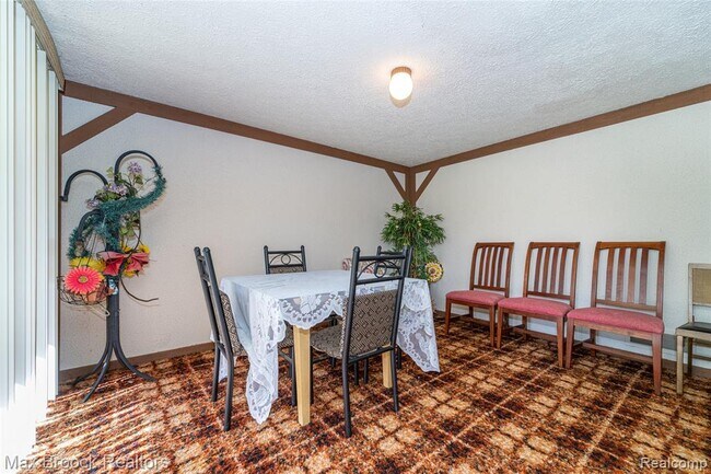 Building Photo - 862 Yorktown Ct