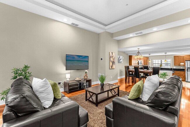 Building Photo - 14545 Damai Ln