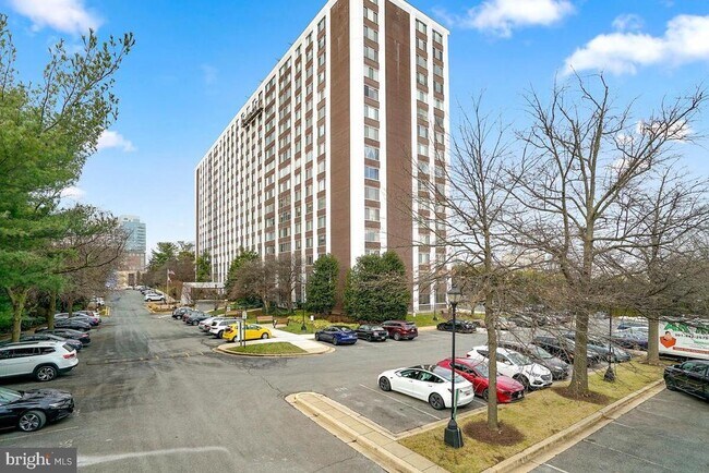 Building Photo - 11801 Rockville Pike
