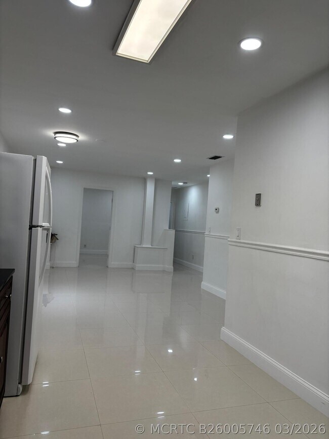 Building Photo - 710 Columbus Pkwy