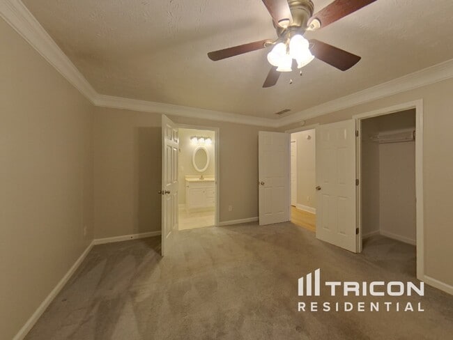 Building Photo - 2142 Red Rose Ln