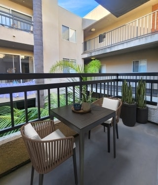 Interior Photo - 11660 Mayfield Ave