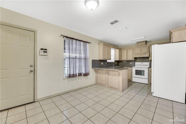 Building Photo - 20 Via Sol Dr